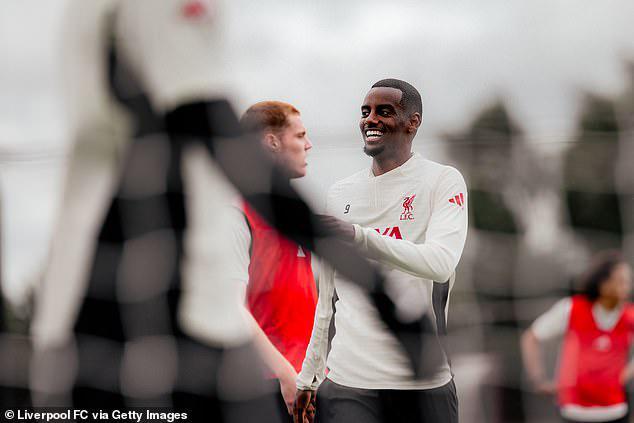 马不停蹄，伊萨克周三参加了利物浦的训练