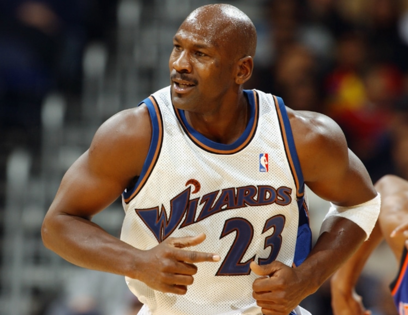 zhibo8-年终大战得分榜！火箭登53分造极境 077杜兰特上榜 近4旬乔詹在列