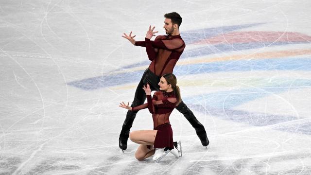 直播8-团体赛预演搅局冰舞单项 俄法之争变俄法美角力？